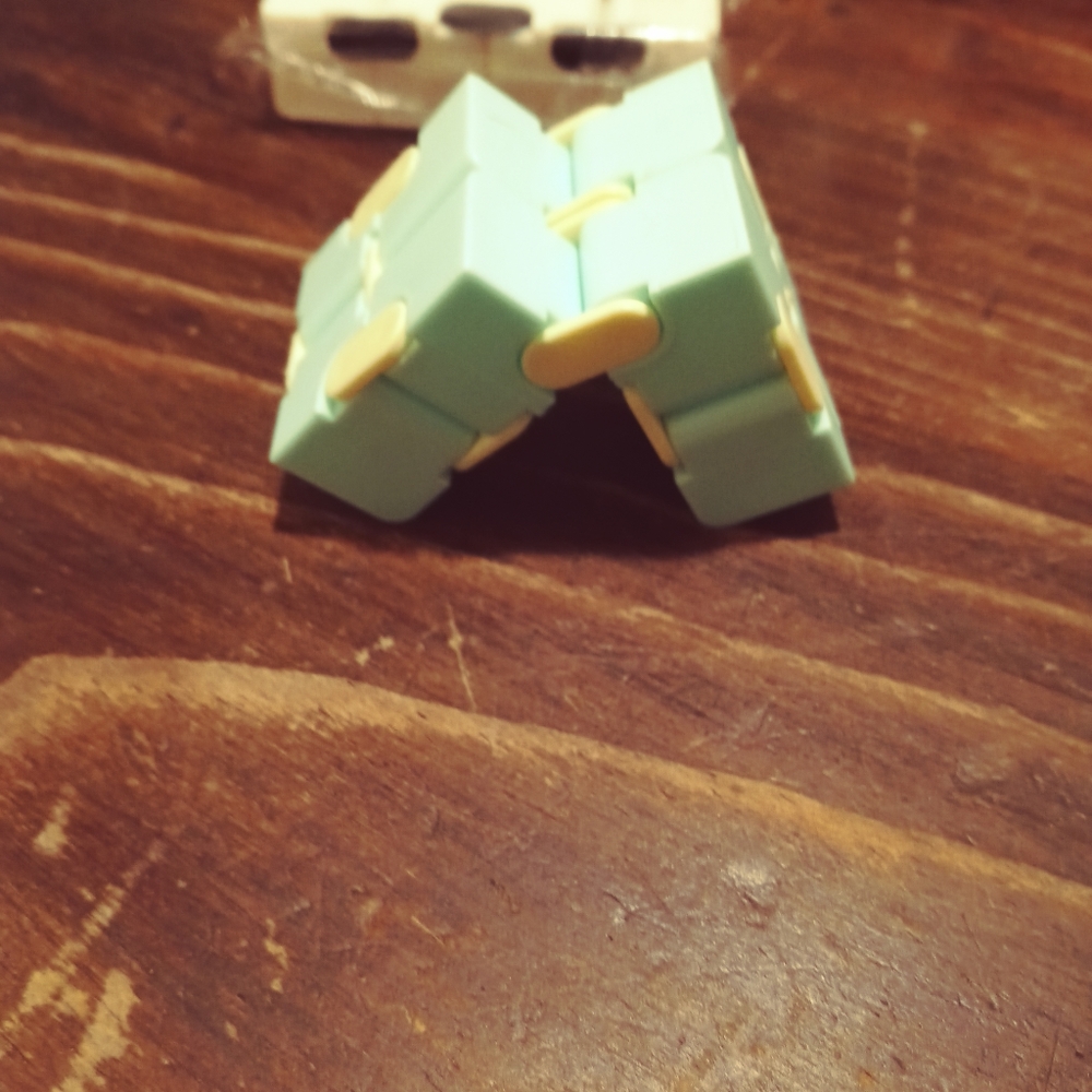 Fidget - Picture 3 of 7